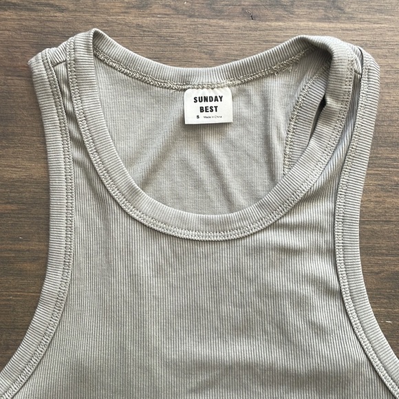 Aritzia tank top - Picture 2 of 3